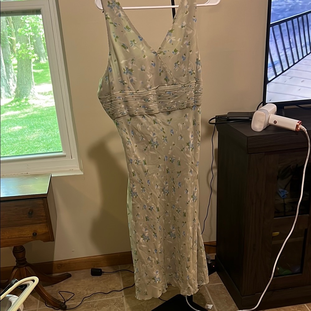 Silk Floral V-Neck Sleeveless Midi Dress - Light Cream with Blue Floral